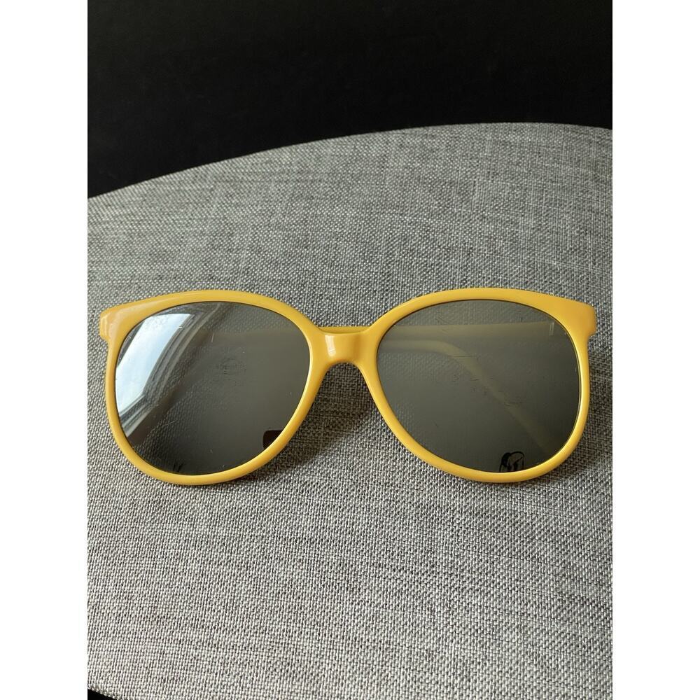 Vtg. Sunglasses Old School OG Schoolboy Style Sunnies Yellow Shades Beach Retro